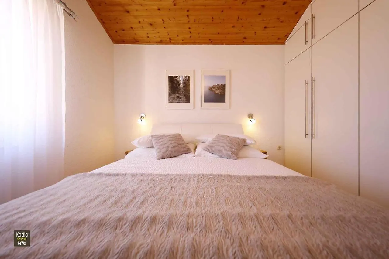 Apartment In Vir - Insel Vir 42970
