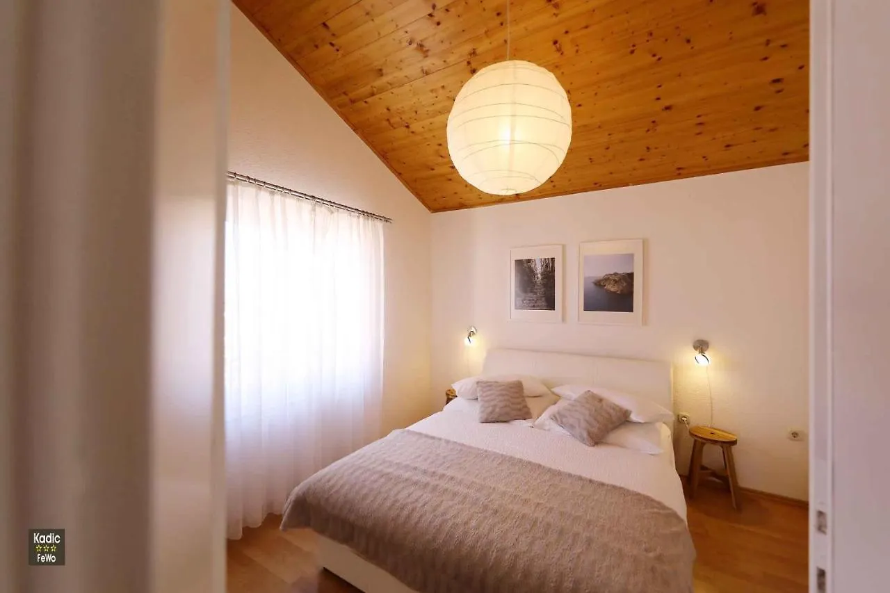 Apartment In Vir - Insel Vir 42970 0*,  Croatia