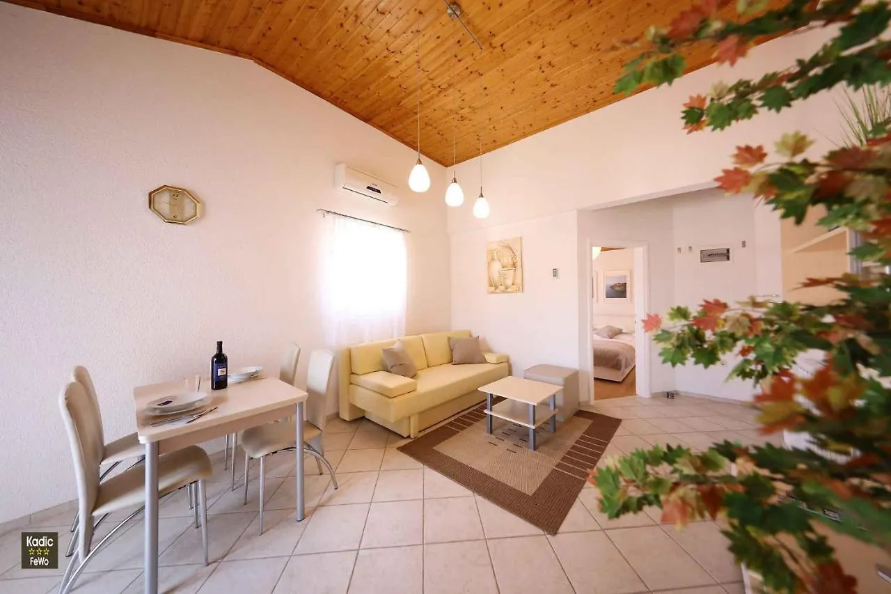 Apartment In Vir - Insel Vir 42970