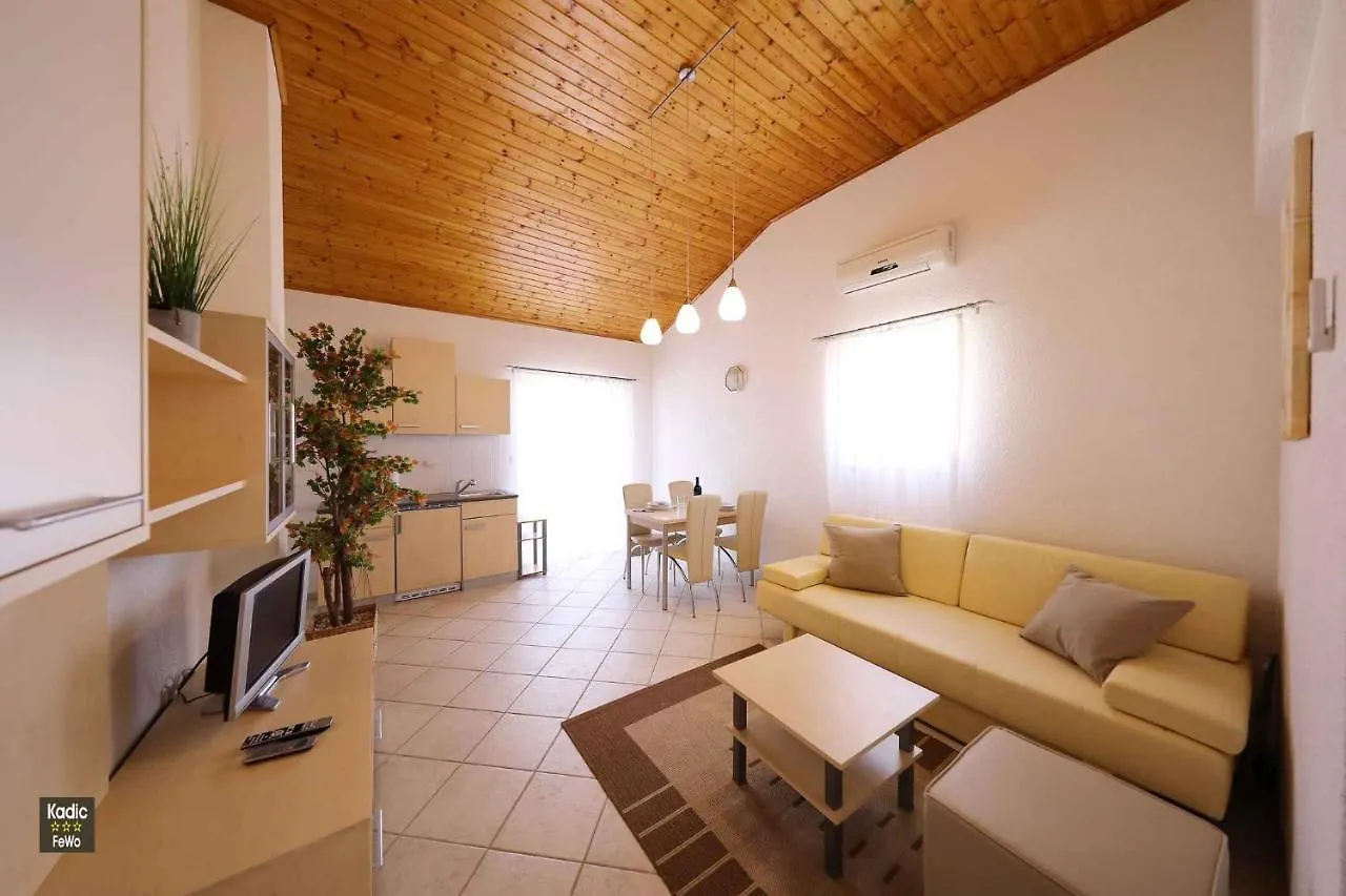 Apartment In Vir - Insel Vir 42970