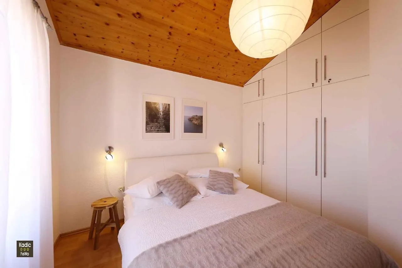 Apartment In Vir - Insel Vir 42970