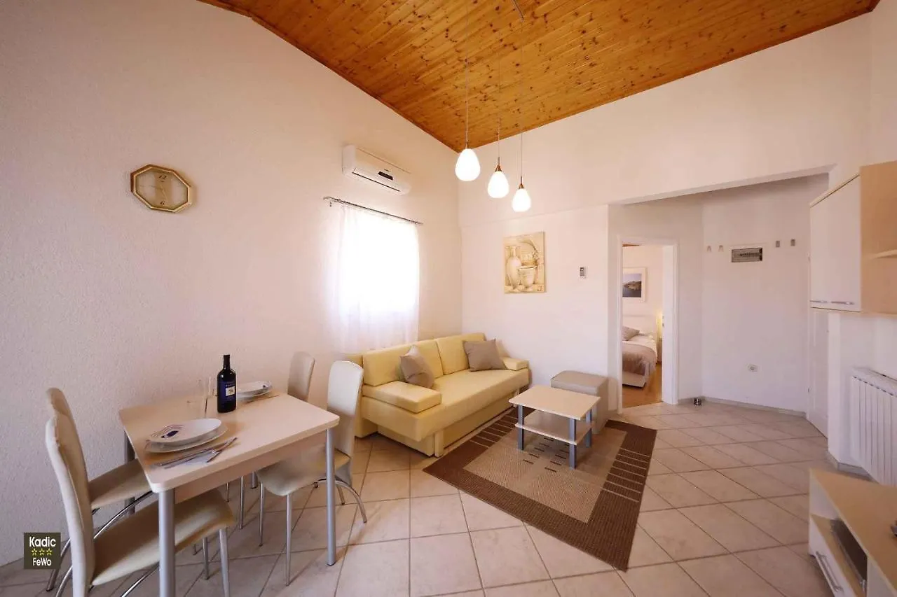 Apartment In Vir - Insel Vir 42970