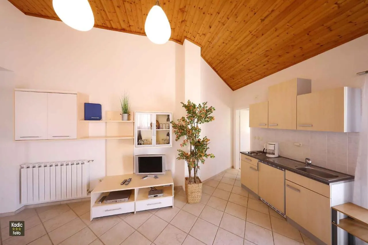 Apartment In Vir - Insel Vir 42970 Croatia