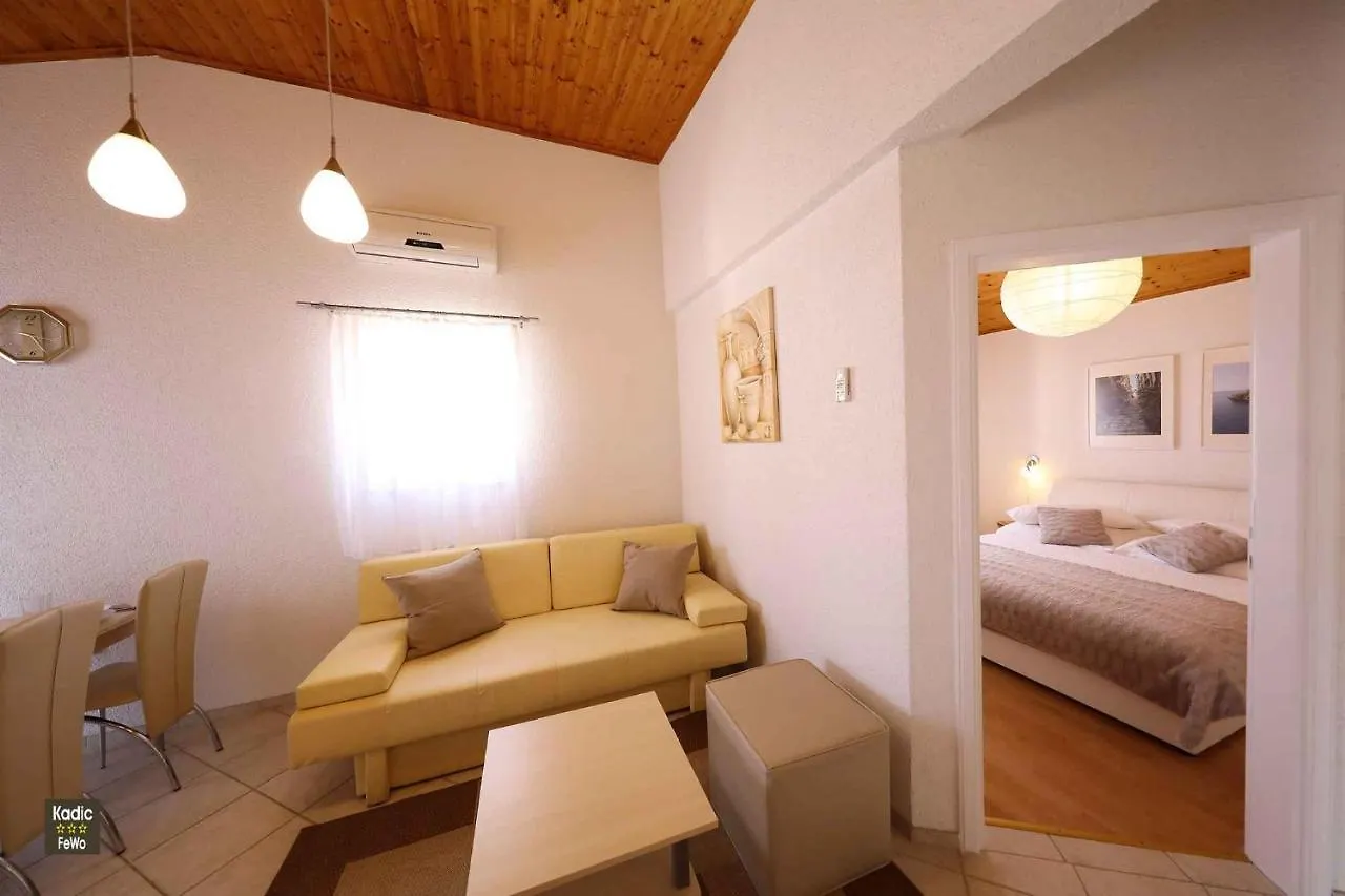 Apartment In Vir - Insel Vir 42970 0*,