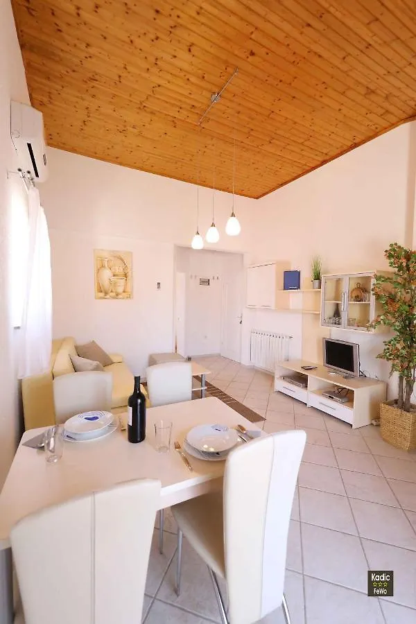 Apartment In Vir - Insel Vir 42970 0*,  Croatia