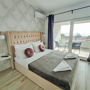 Apartment Bloom, Vir